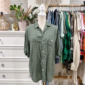 Malbon | Green Leopard Print Button Up Shirt size Large
